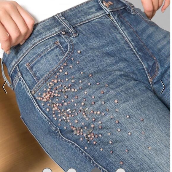 White House Bk MktCurvy High-Rise Everyday Soft Denim™ Beaded Skinny Flare Jeans - Picture 3 of 8